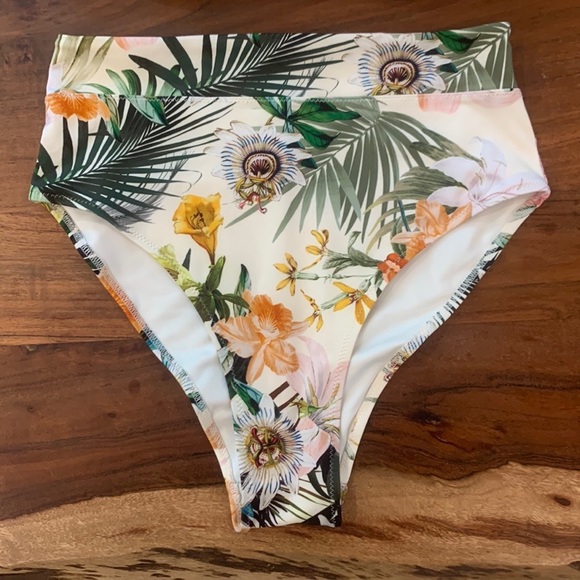 H&M Balconette Bikini and High-waisted Bottom in Cream / Floral - Picture 6 of 8